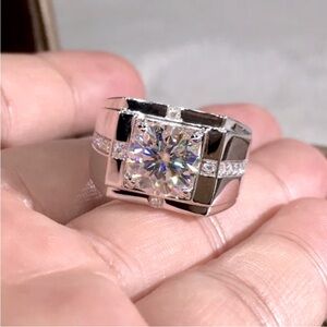 NEW Men’s Sterling Silver White Sapphires Ring
